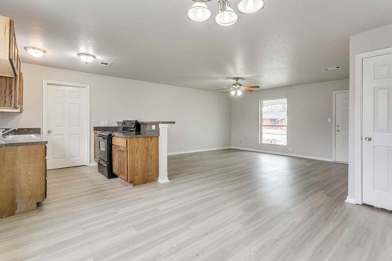 712 Sw Sunset Ln - Photo 6 of 14
