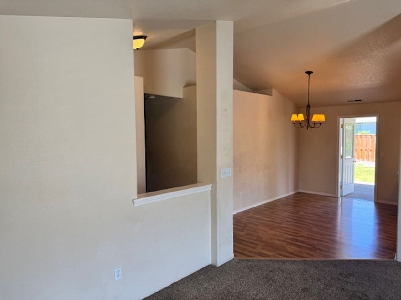 1919 Green Valley Way - Photo 7 of 28