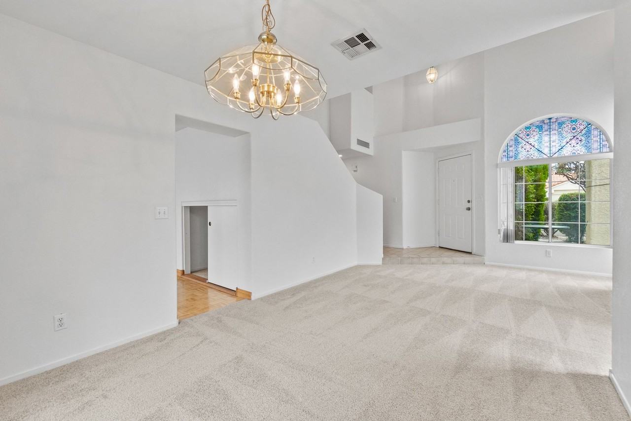 7704 Rockfield Dr - Photo 2 of 31