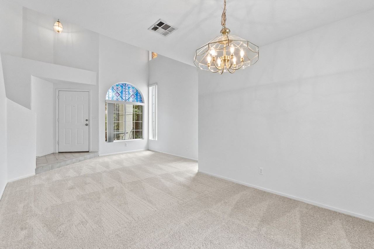 7704 Rockfield Dr - Photo 3 of 31