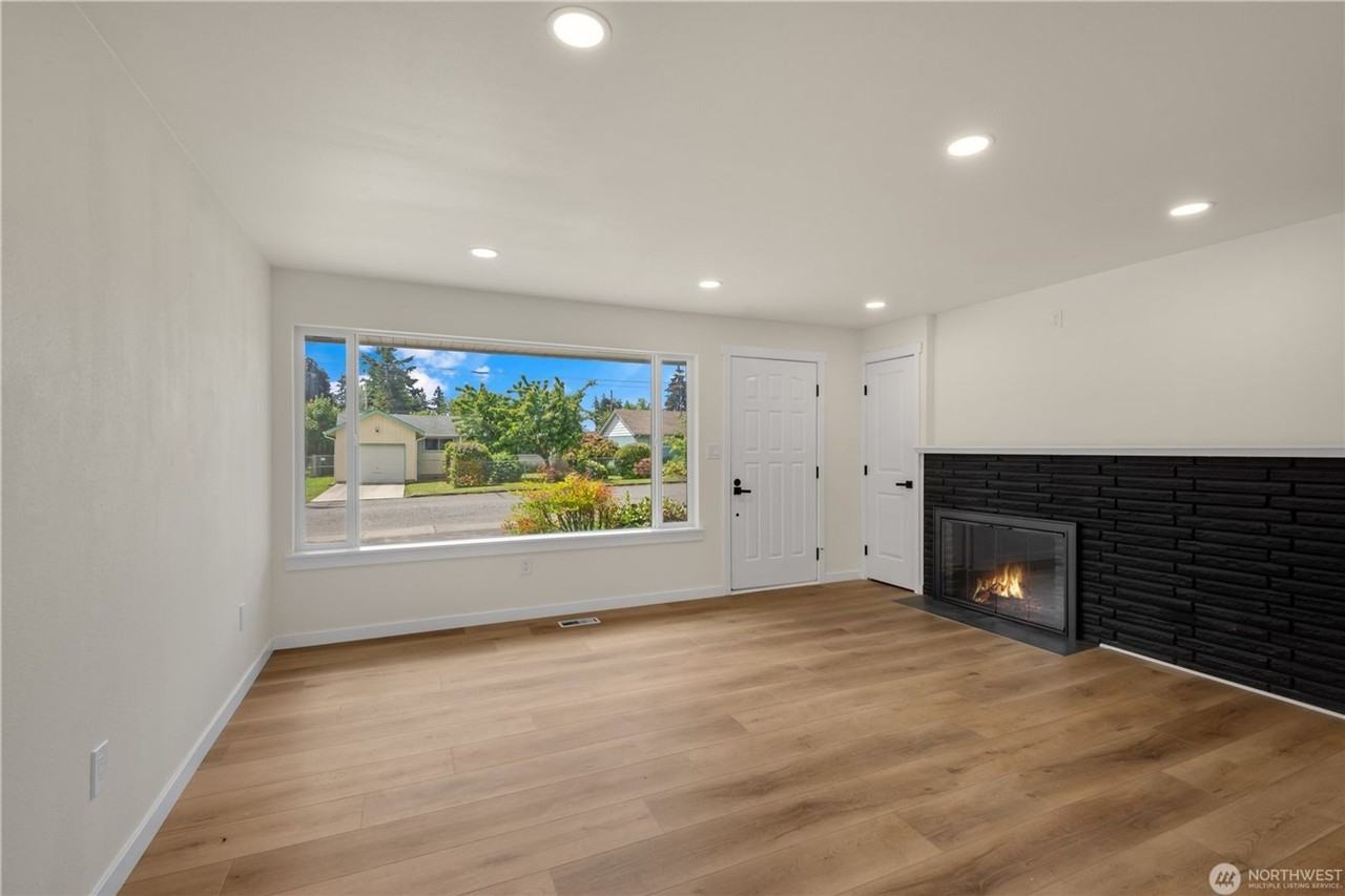 3600 Ne 10th St - Photo 2 of 18