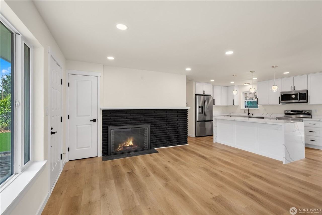 3600 Ne 10th St - Photo 3 of 18