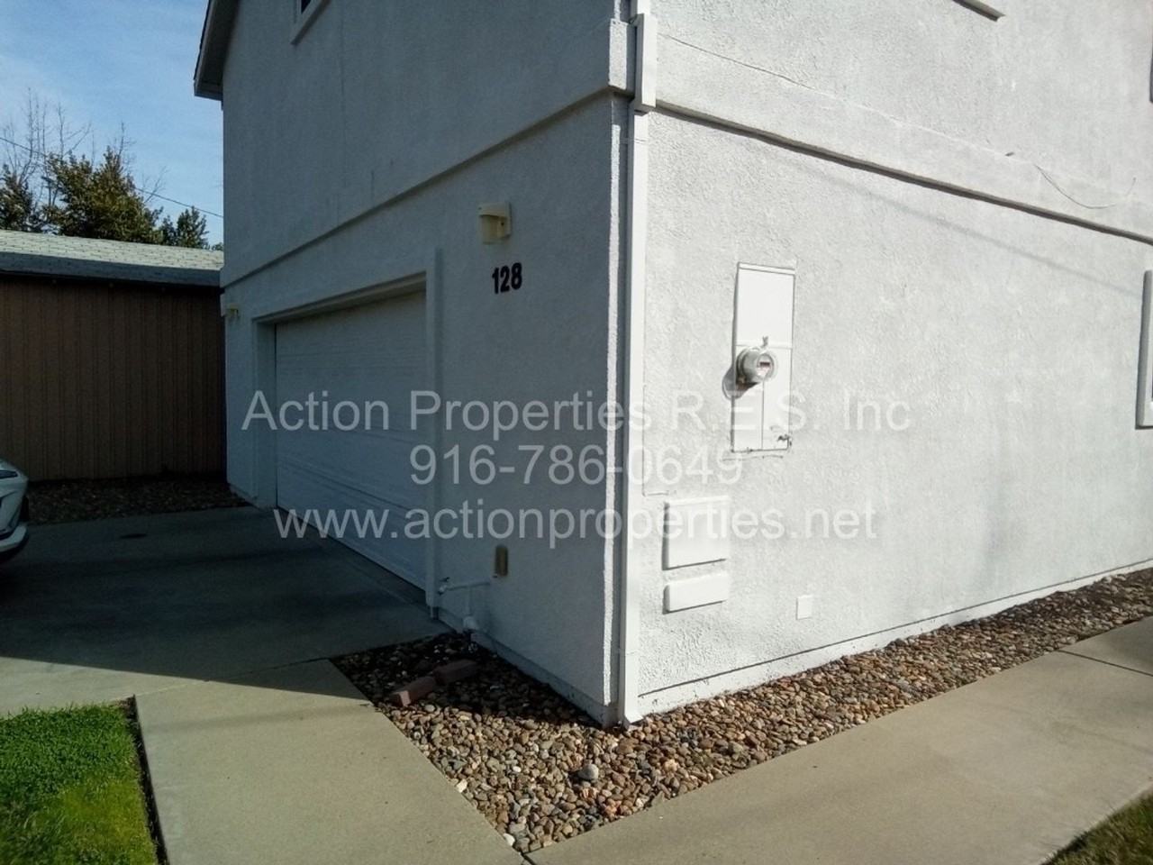 128 Willow Ave - Photo 2 of 6