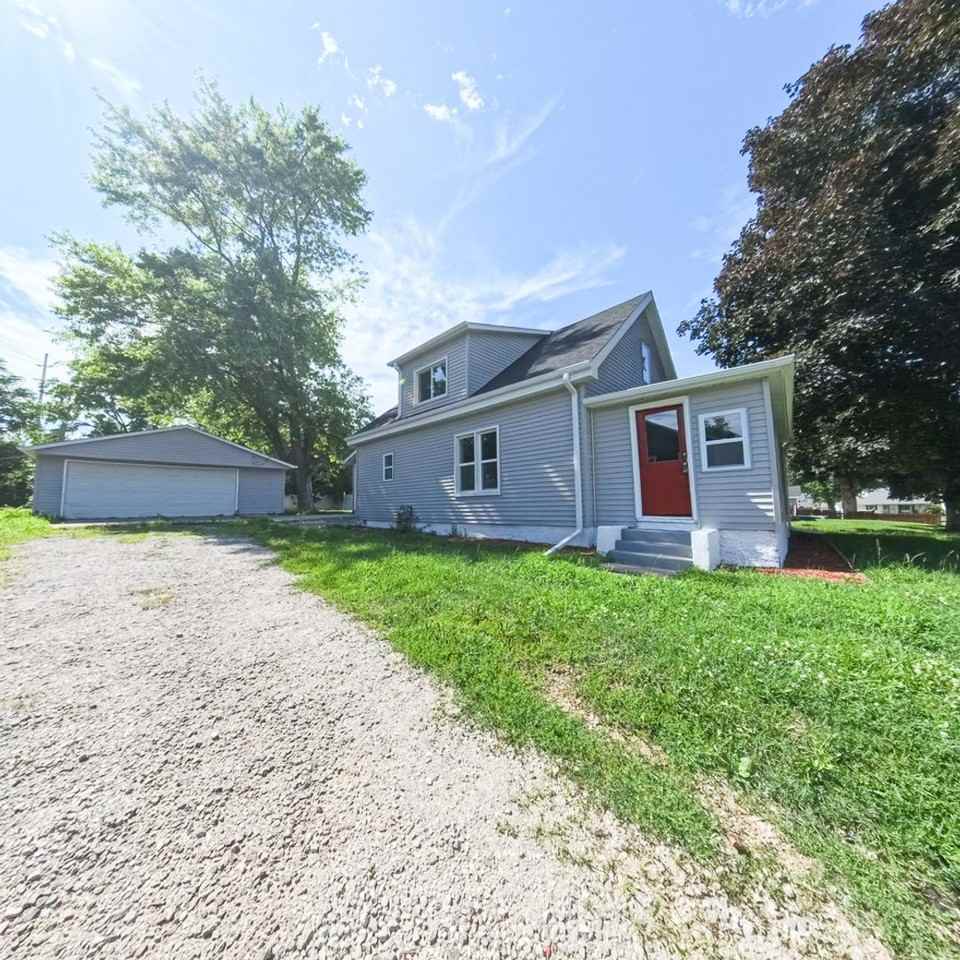 111 S 16th St - Photo 2 of 27