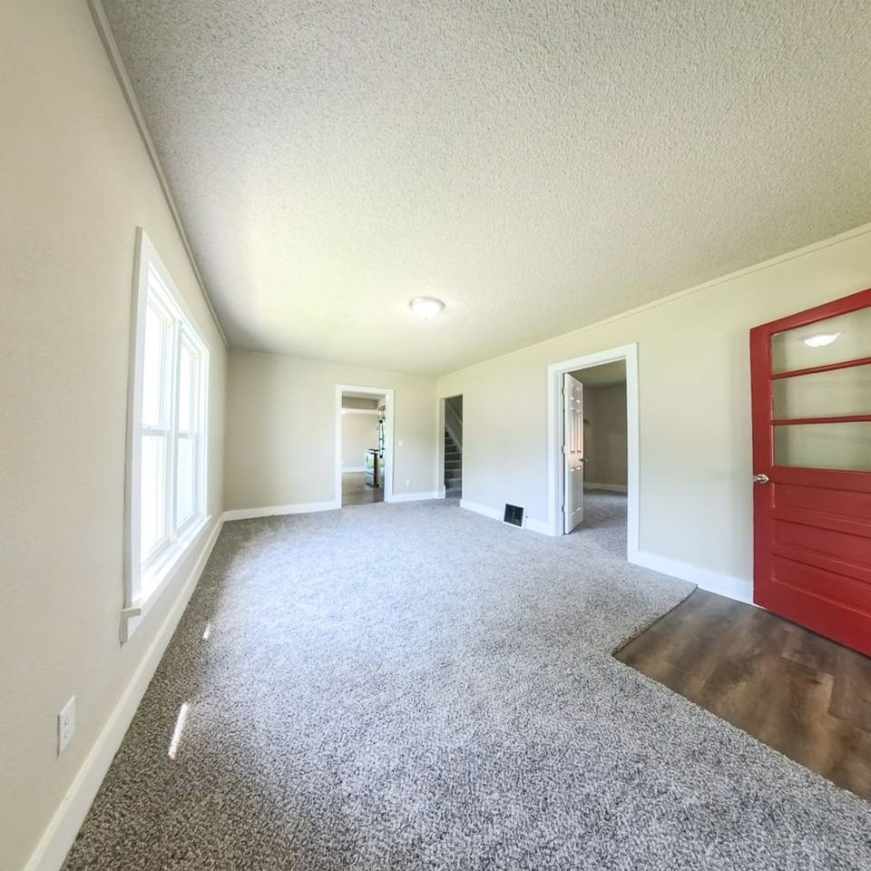 111 S 16th St - Photo 3 of 27