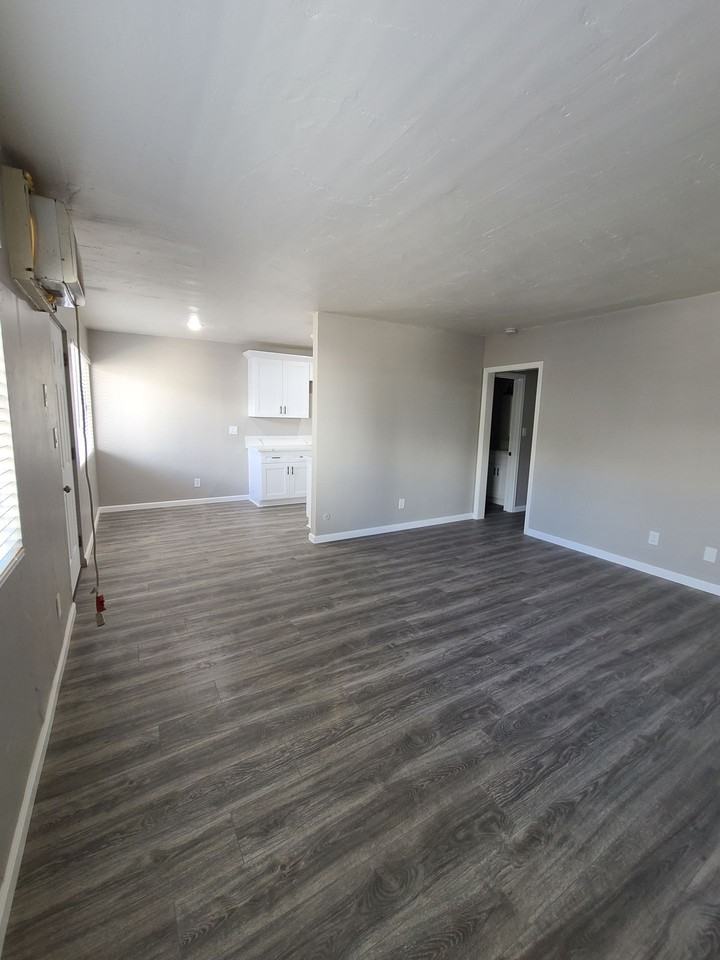 1421 Eagle Vista Dr #8 - Photo 2 of 19