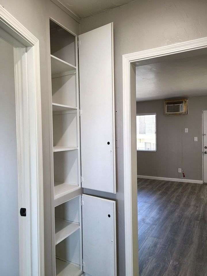 1421 Eagle Vista Dr #8 - Photo 4 of 19