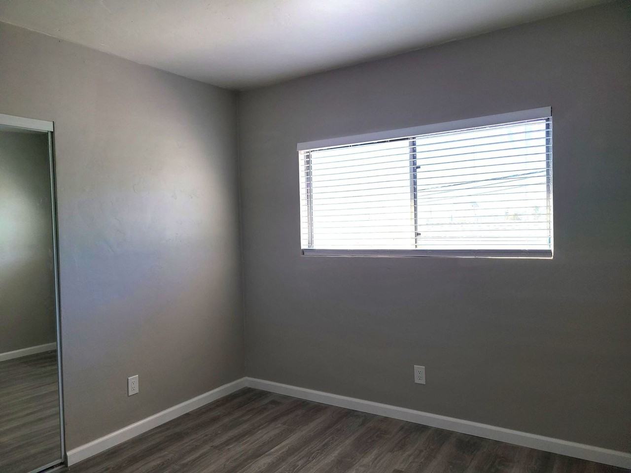 1421 Eagle Vista Dr #8 - Photo 5 of 19
