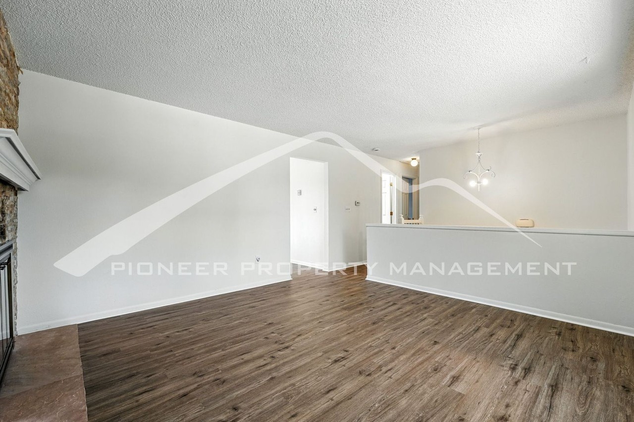 16327 E Brunswick Pl - Photo 4 of 26