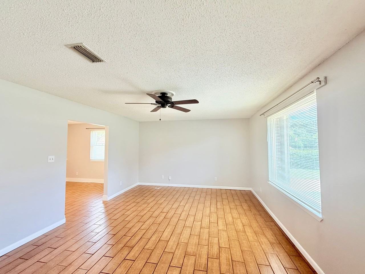 4904 Andrea Ln - Photo 2 of 14