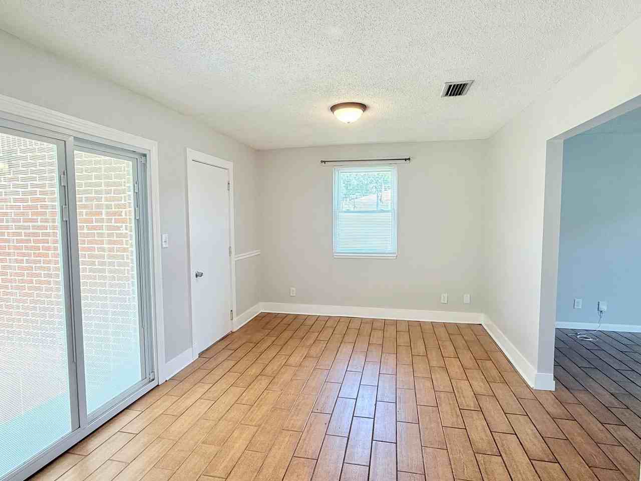 4904 Andrea Ln - Photo 5 of 14