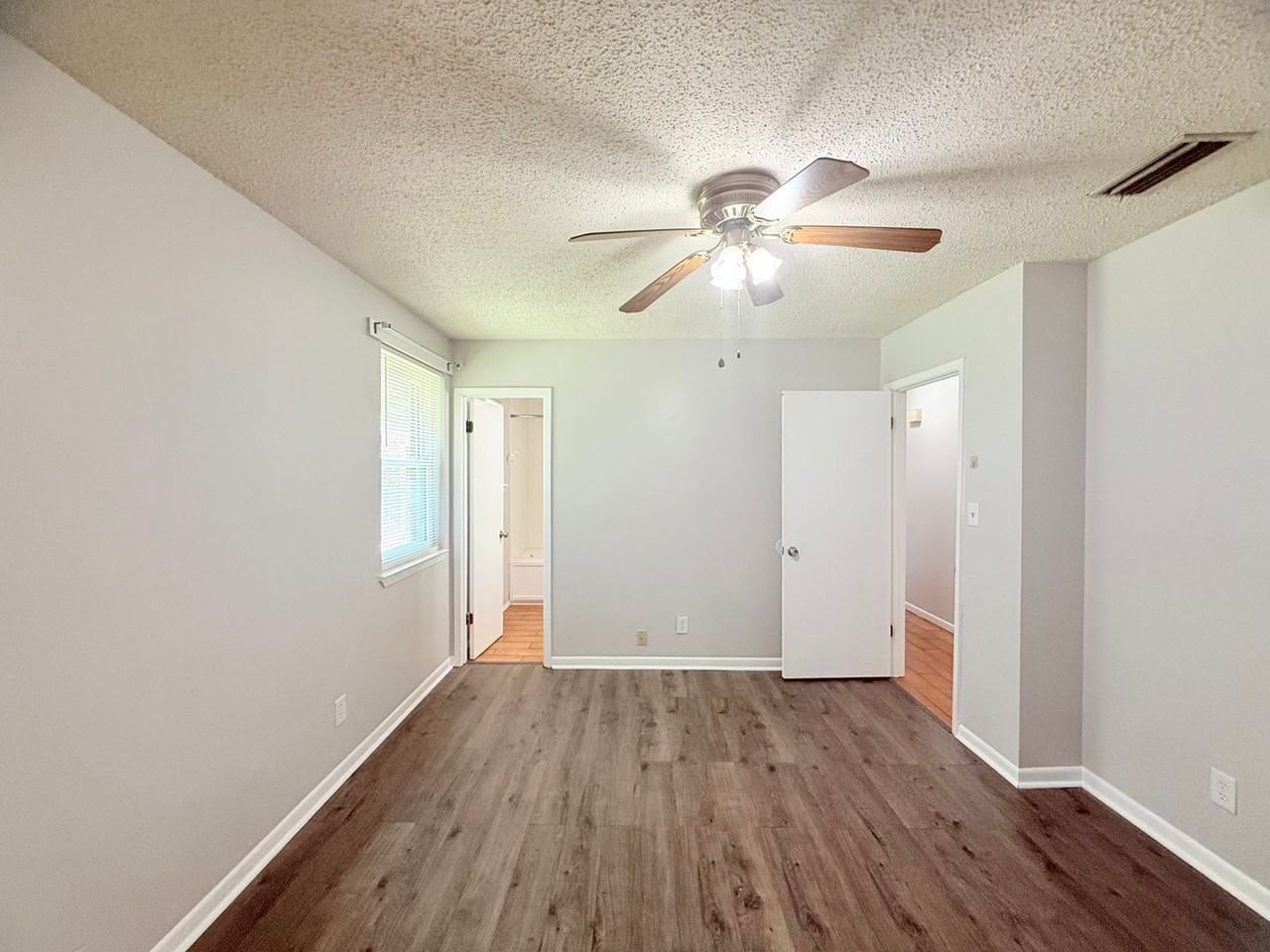 4904 Andrea Ln - Photo 6 of 14