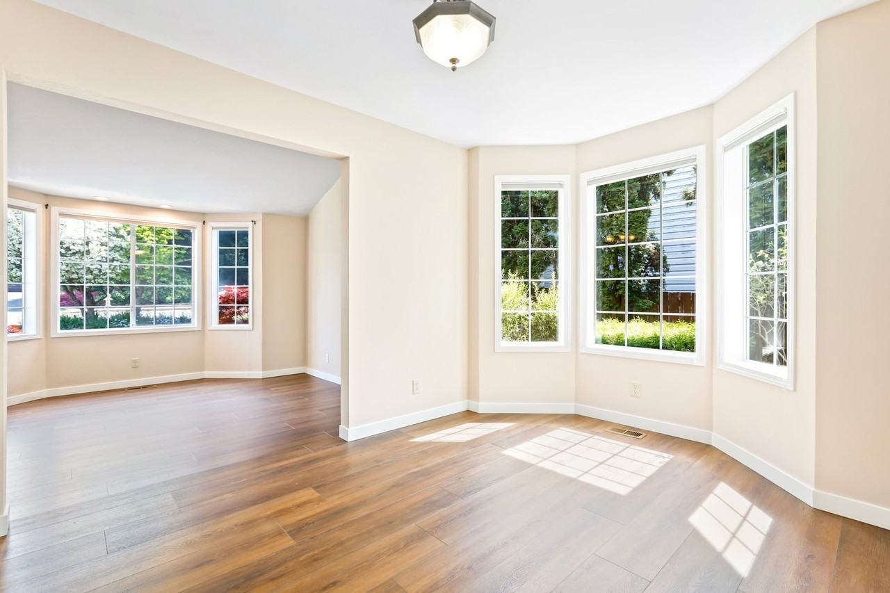 2535 Jones Ave Ne - Photo 2 of 43