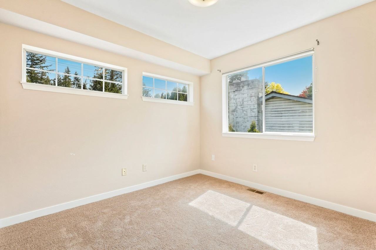 2535 Jones Ave Ne - Photo 6 of 43