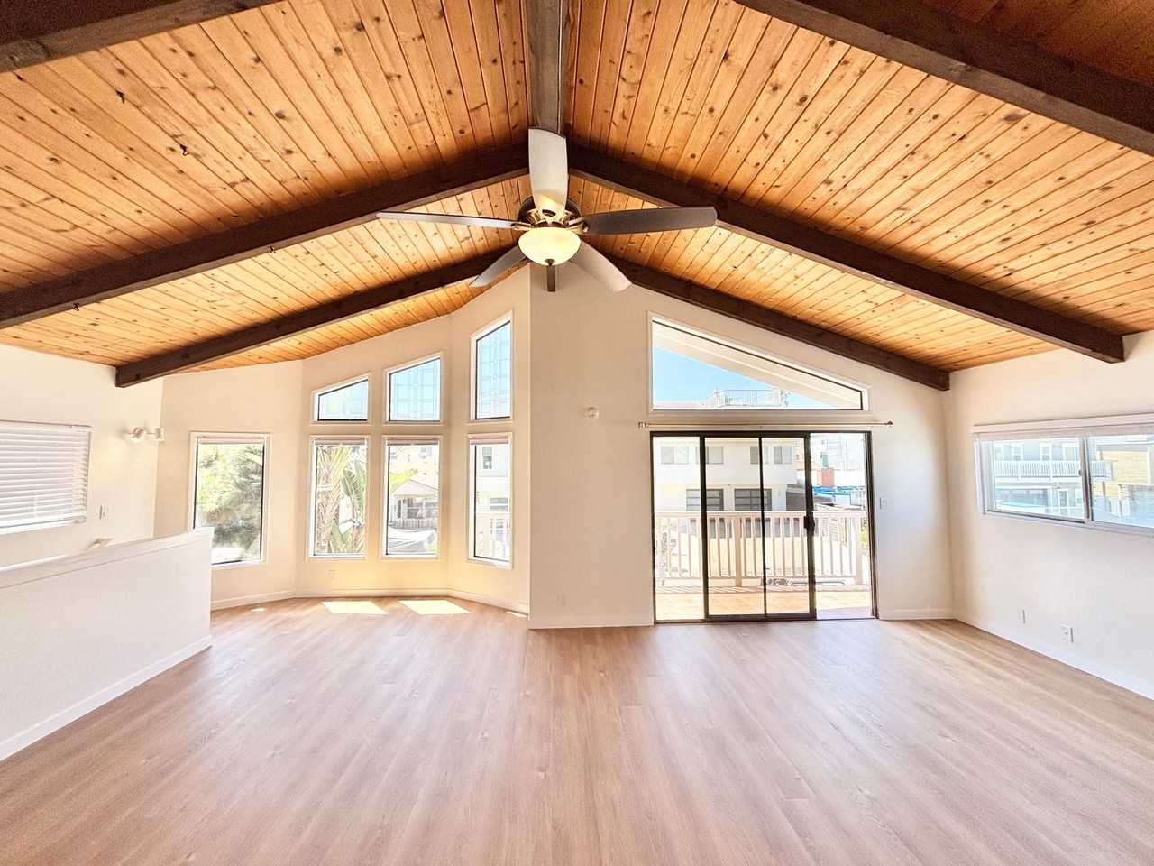 125 Van Nuys Ave - Photo 2 of 38