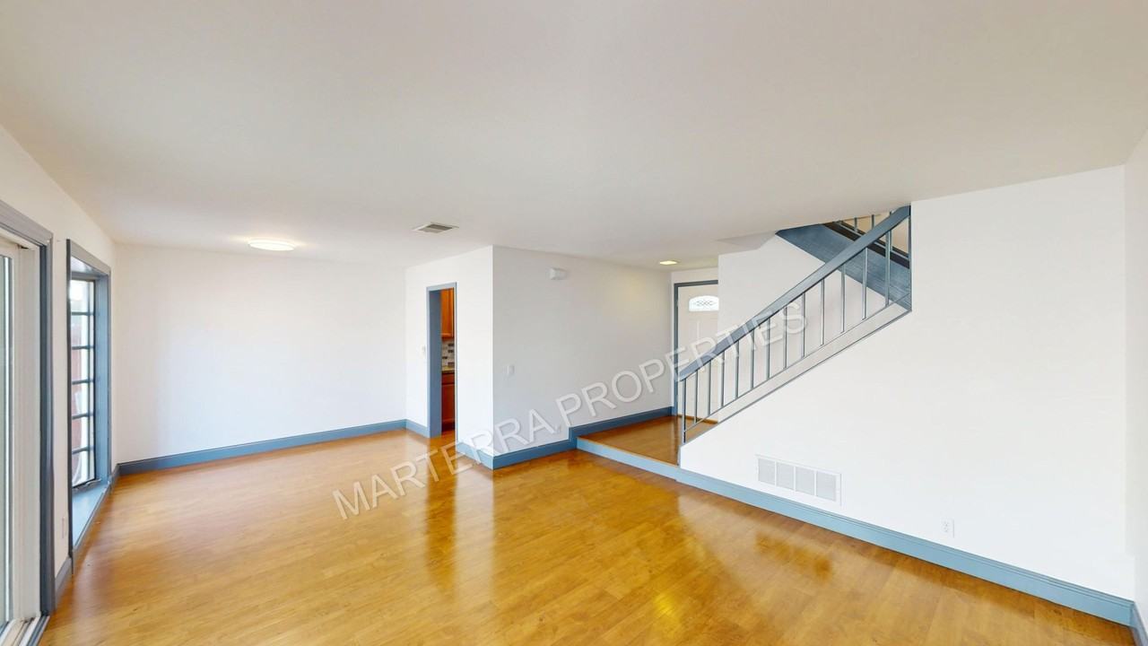 13 Dragonfly - Photo 3 of 18