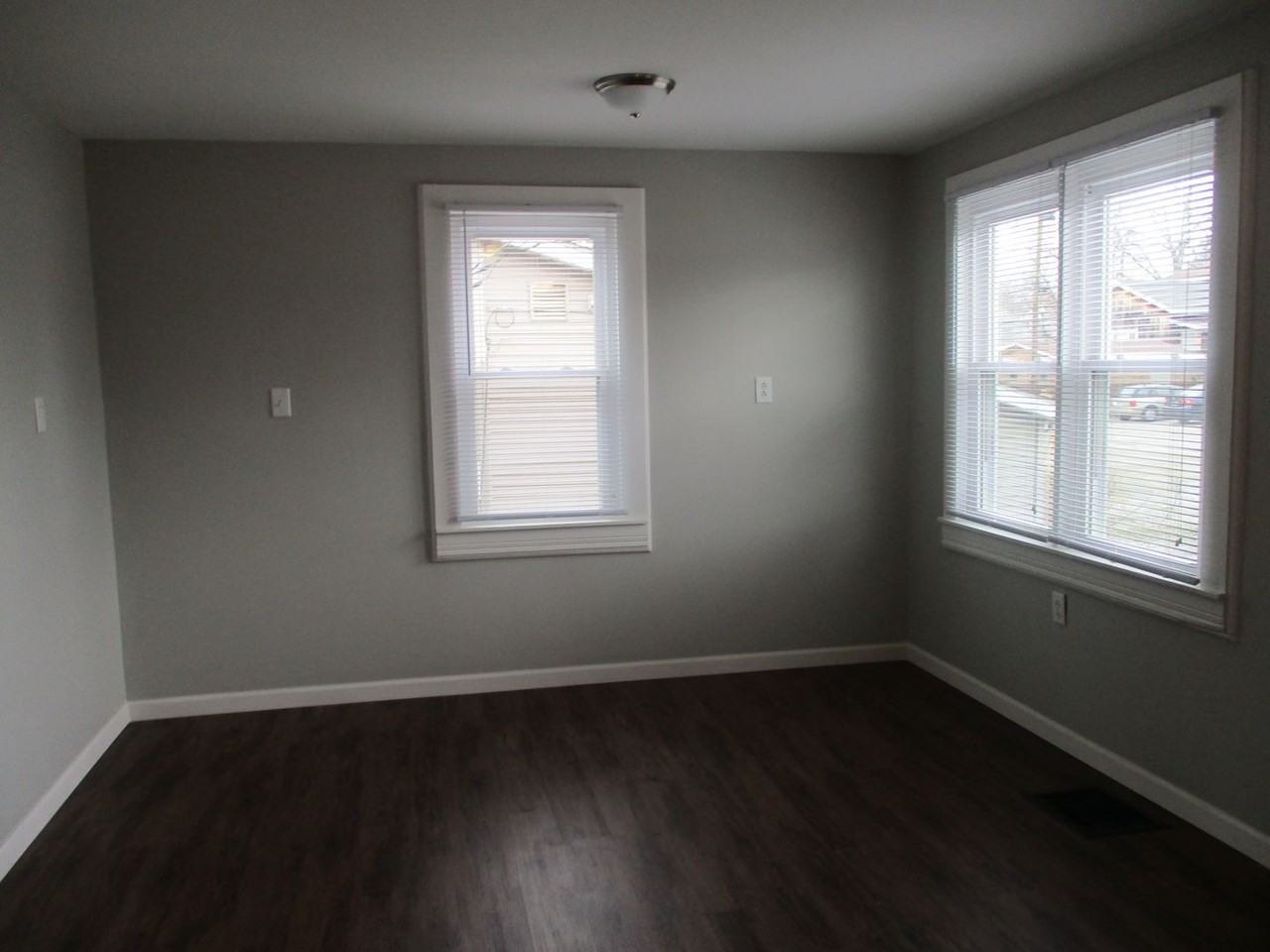 2004 W Jackson St - Photo 3 of 6