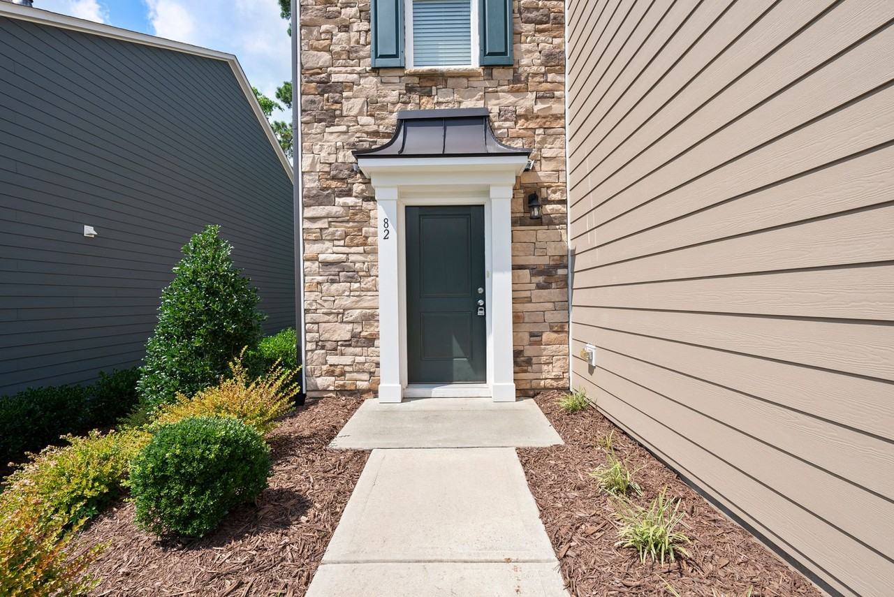 82 Whitesell Way - Photo 3 of 28