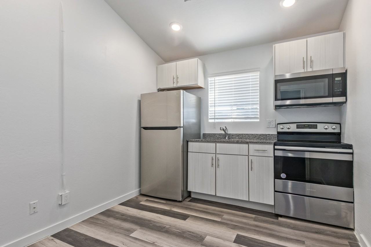 4238 N 17th St - Photo 2 of 50