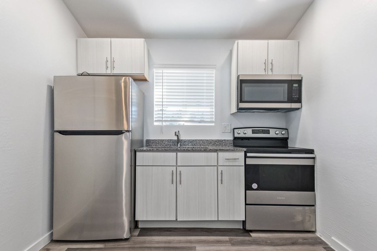 4238 N 17th St - Photo 7 of 50