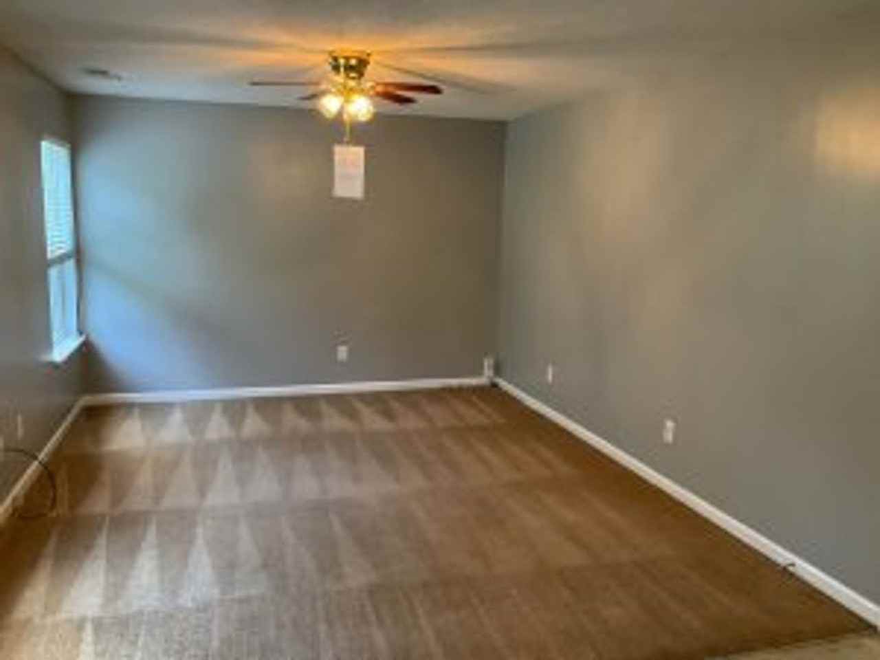 734 Mcnamara Ln - Photo 3 of 8