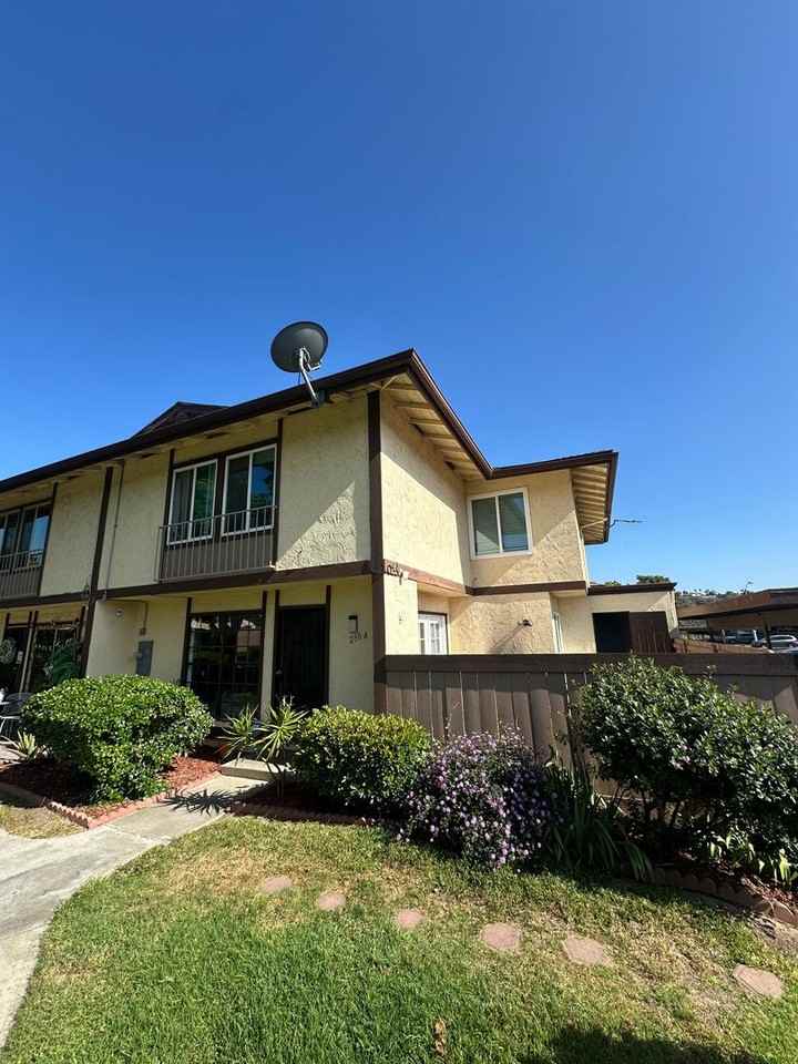 230 Regency Ct #A - Photo 3 of 28