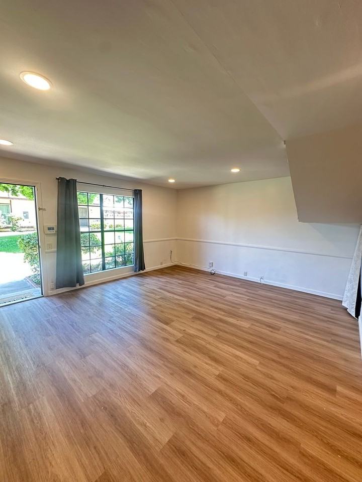 230 Regency Ct #A - Photo 5 of 28