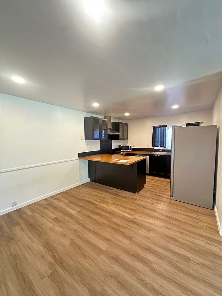230 Regency Ct #A - Photo 7 of 28