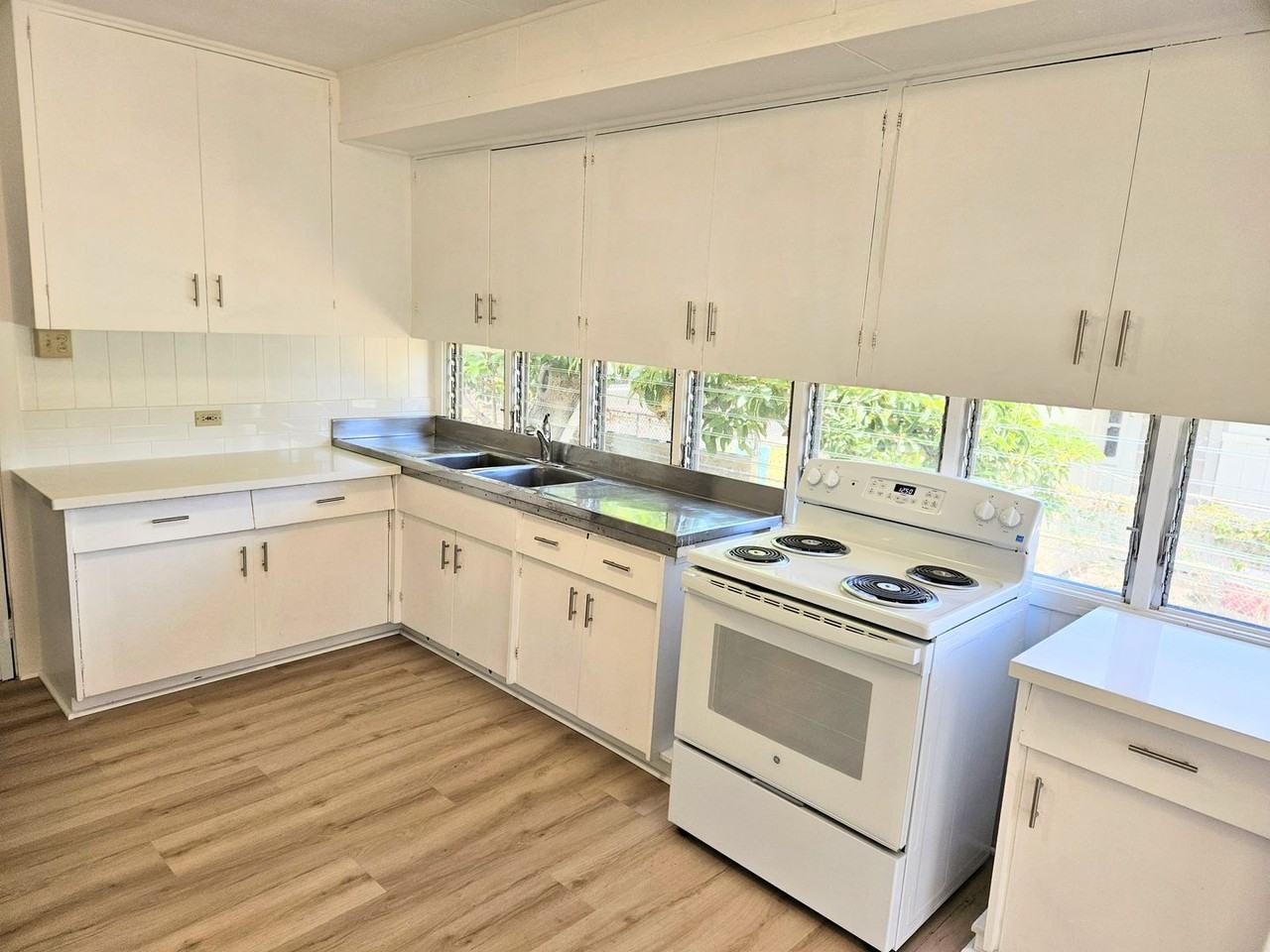 3423 Kupaa Dr - Photo 3 of 11