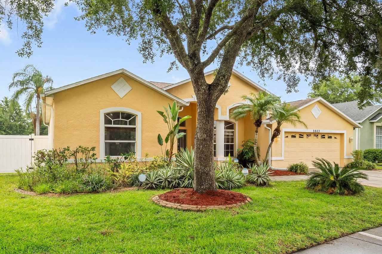 3803 Grand Forks Dr - Photo 2 of 26