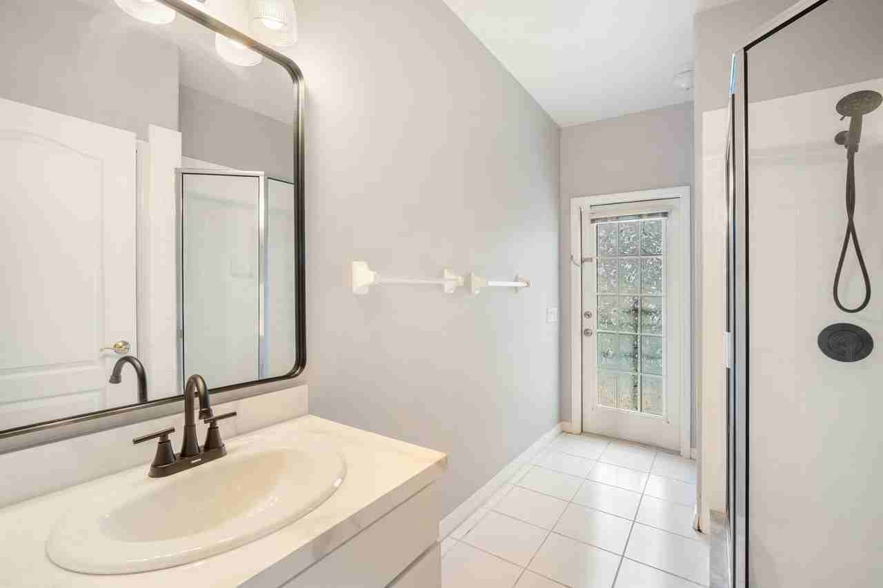 3803 Grand Forks Dr - Photo 4 of 26