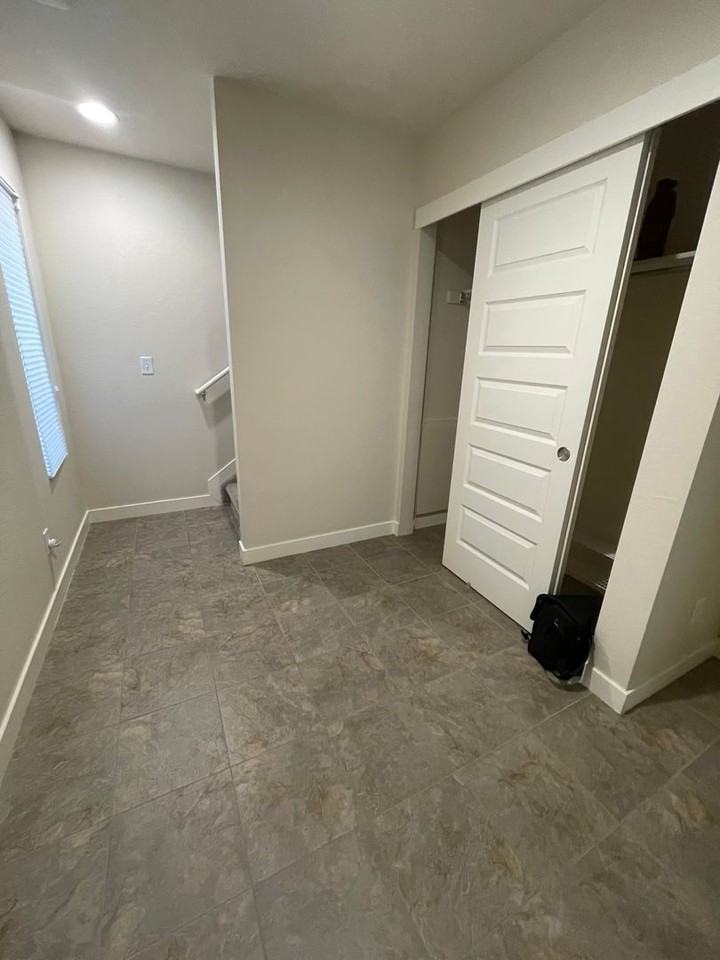 11261 Central Ct - Photo 2 of 19