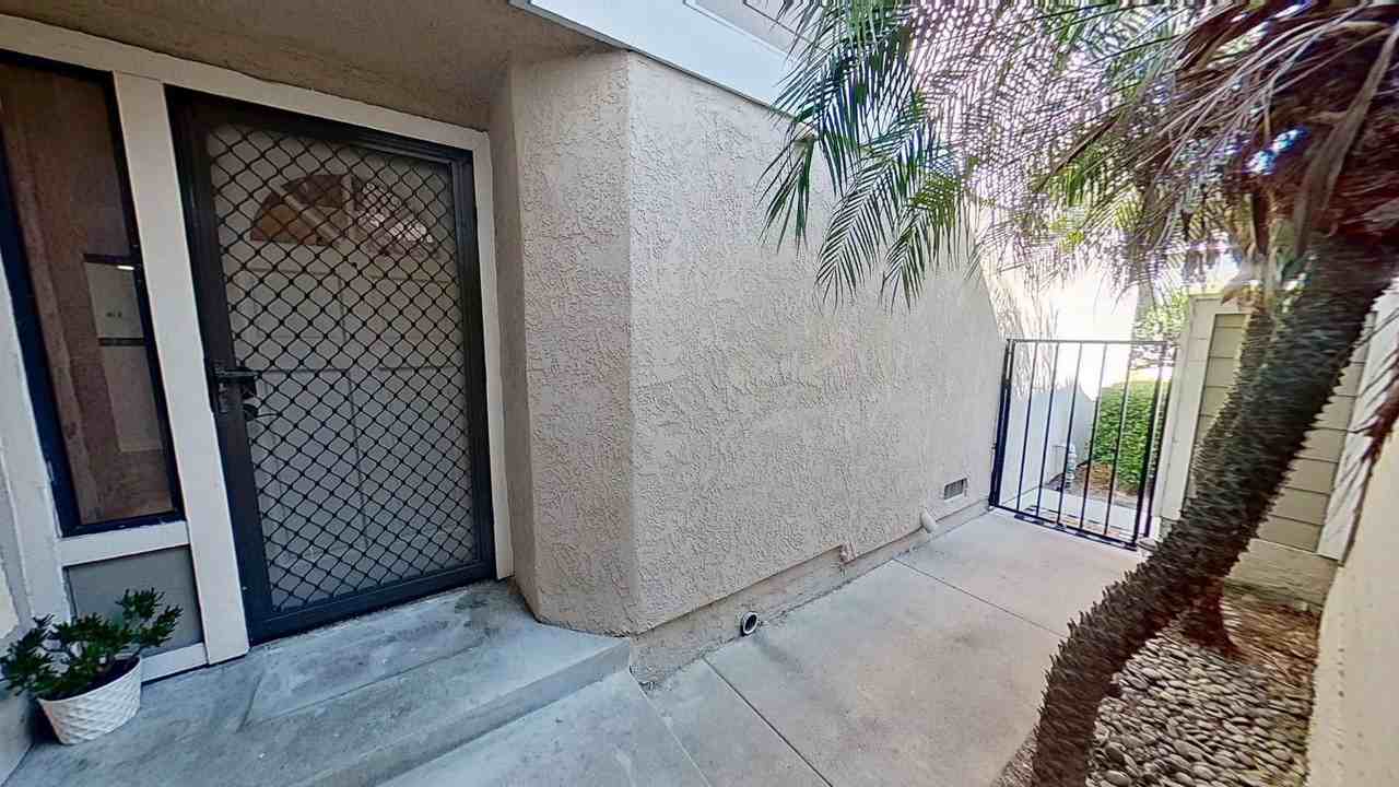 22097 Newbridge Dr - Photo 2 of 26