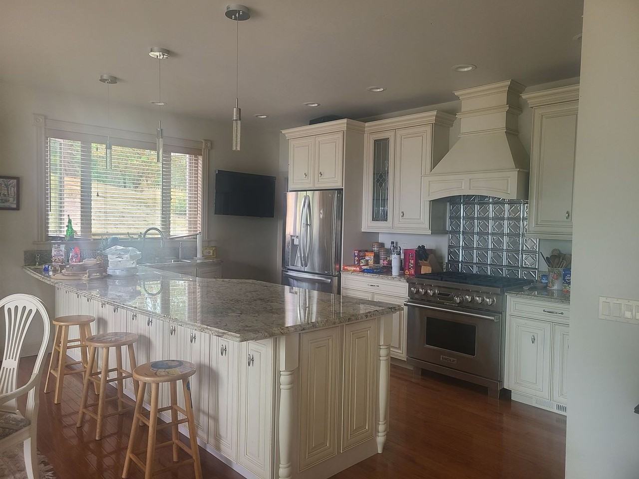 261 Foxwood Ln - Photo 3 of 12