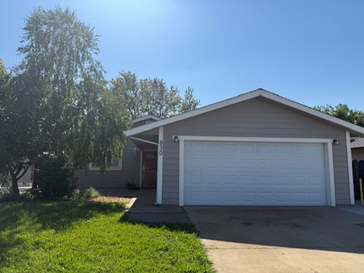 830 Grouse Dr - Photo 3 of 20