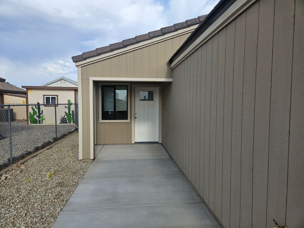 9863 S Needles Dr - Photo 2 of 16