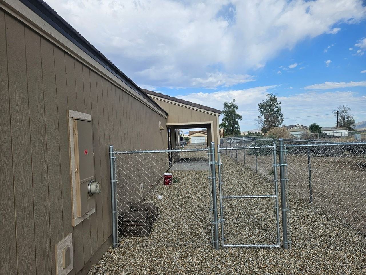 9863 S Needles Dr - Photo 3 of 16