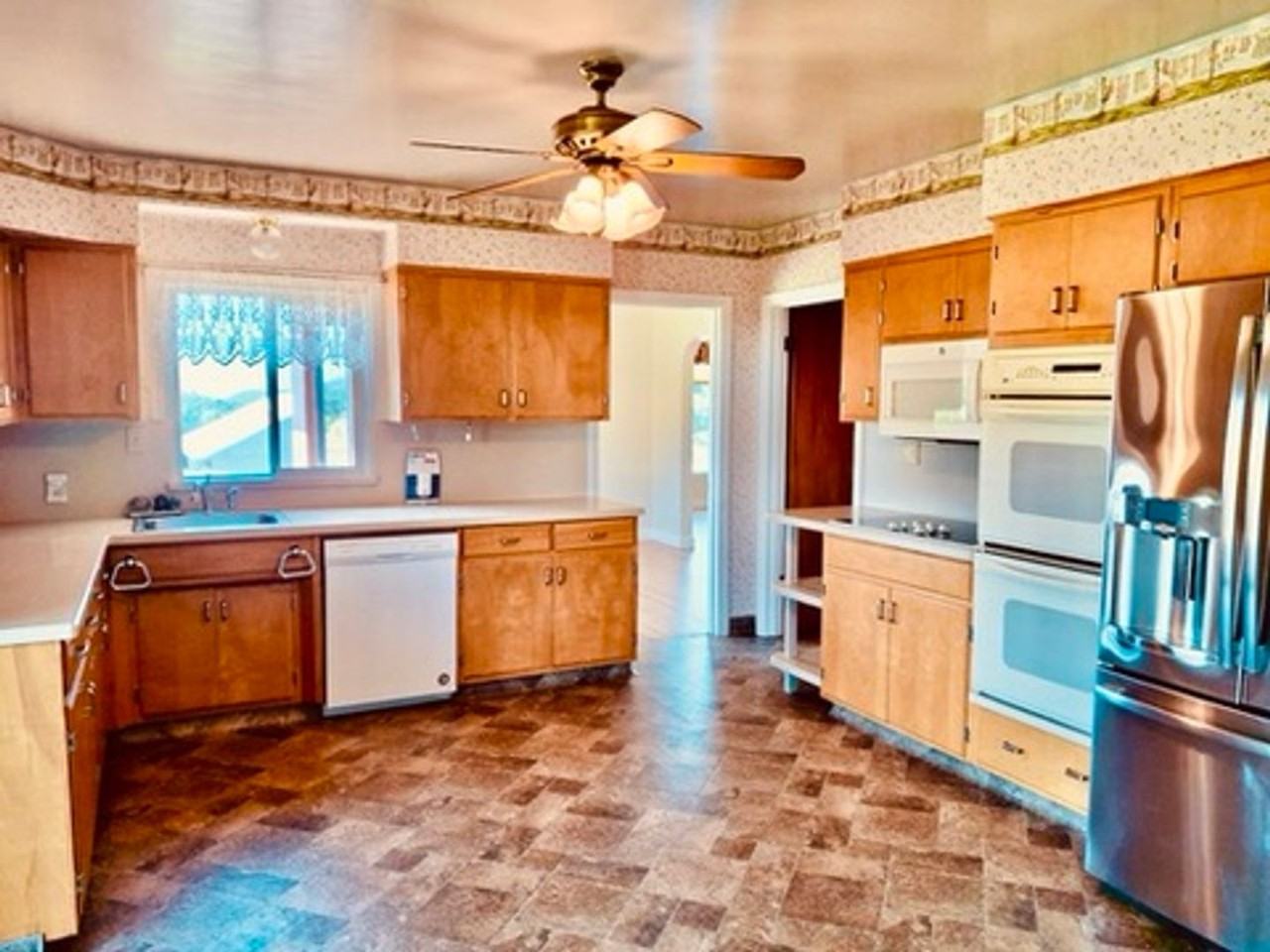 2230 Andregg Rd - Photo 5 of 15