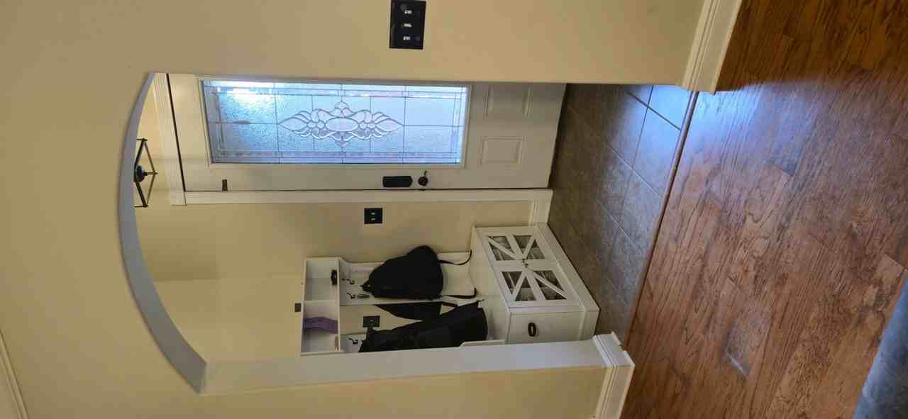 113 W Tyler Ln - Photo 2 of 32