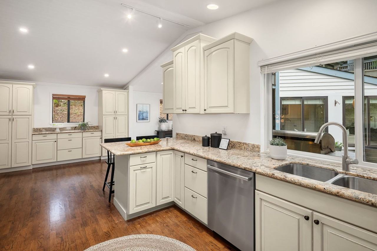8475 Se 45th St - Photo 6 of 22