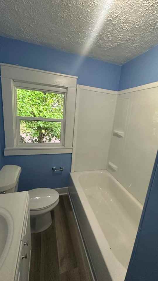 1020 5th Ave - Photo 4 of 19