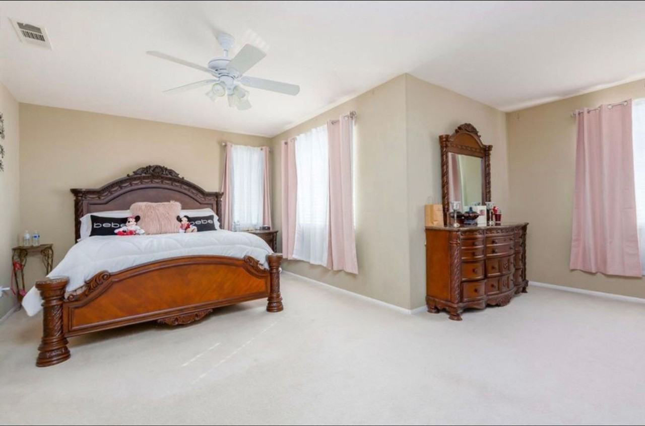 6882 Contes St - Photo 4 of 32