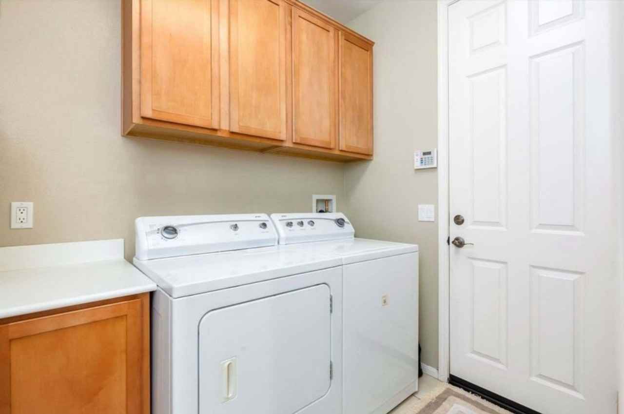 6882 Contes St - Photo 5 of 32