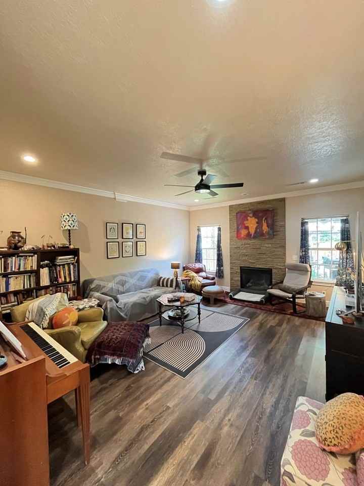 1905 W Countryside Ln - Photo 4 of 21