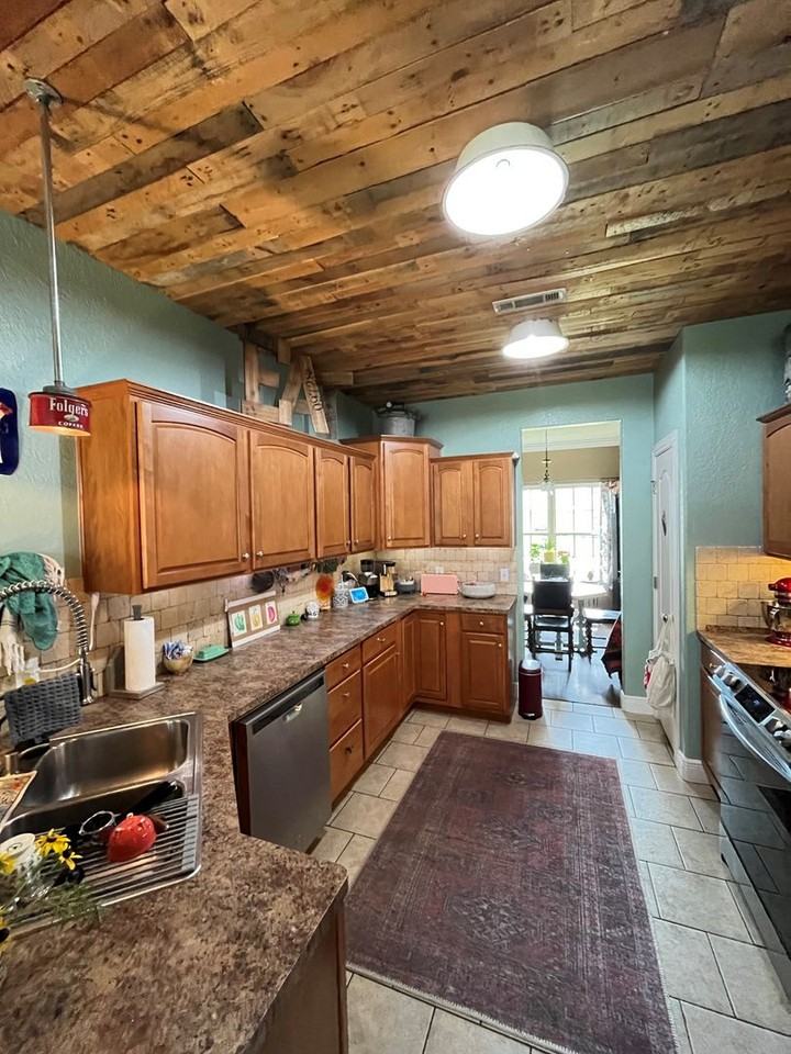 1905 W Countryside Ln - Photo 7 of 21