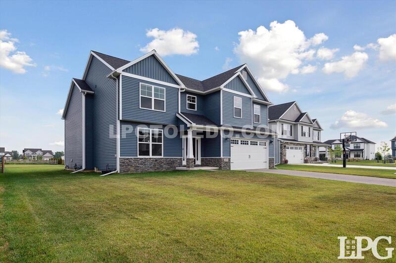 1038 Stoneleigh Rd - Photo 2 of 45