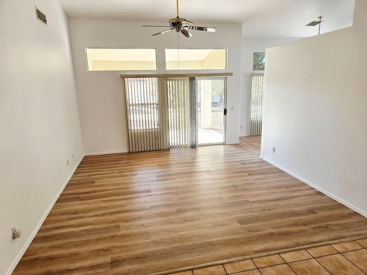 1725 W Tumbleweed Ln - Photo 2 of 11
