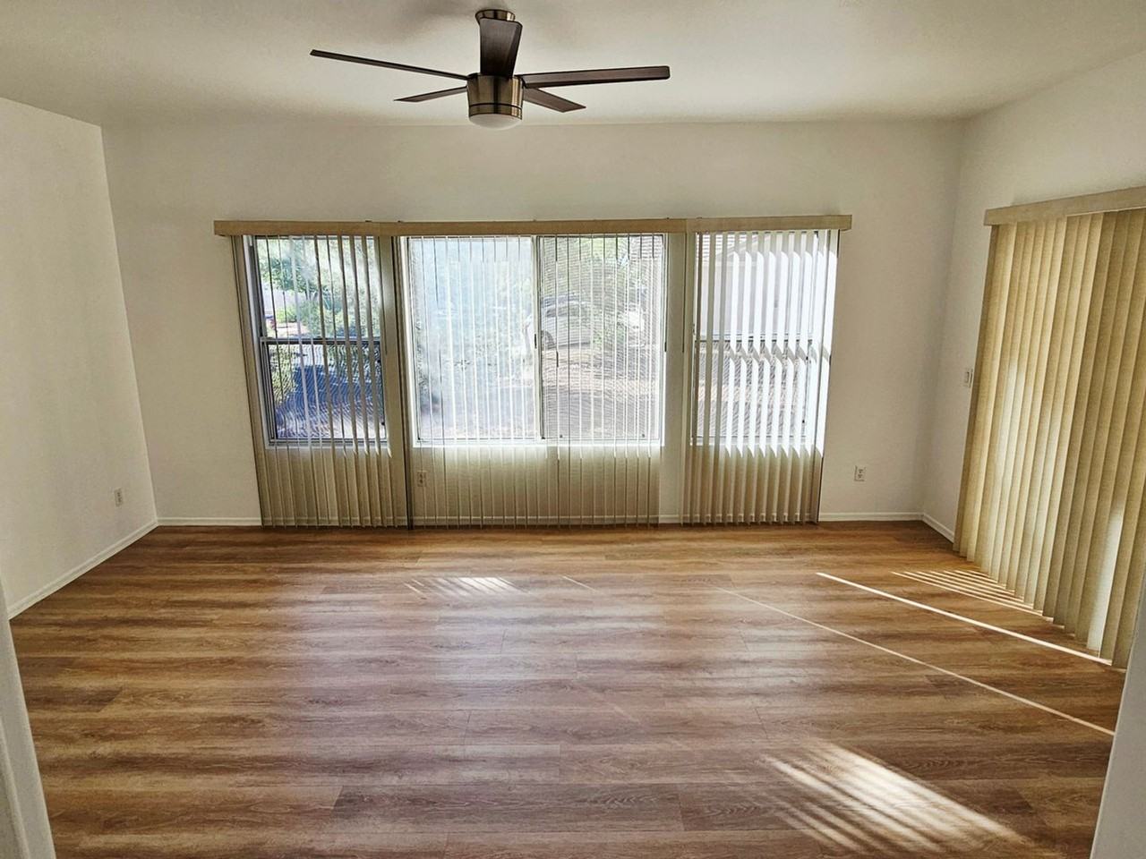 1725 W Tumbleweed Ln - Photo 7 of 11