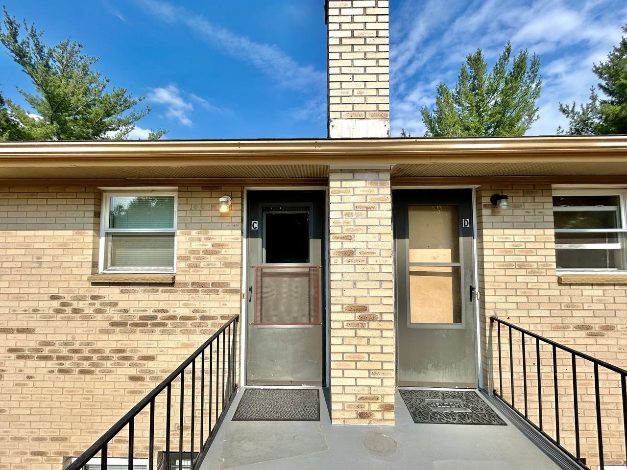 Gaynor 2443 - Photo 2 of 3