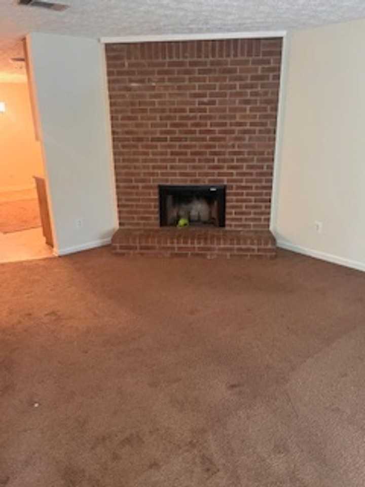 280/290 Chase Drive - Photo 5 of 13